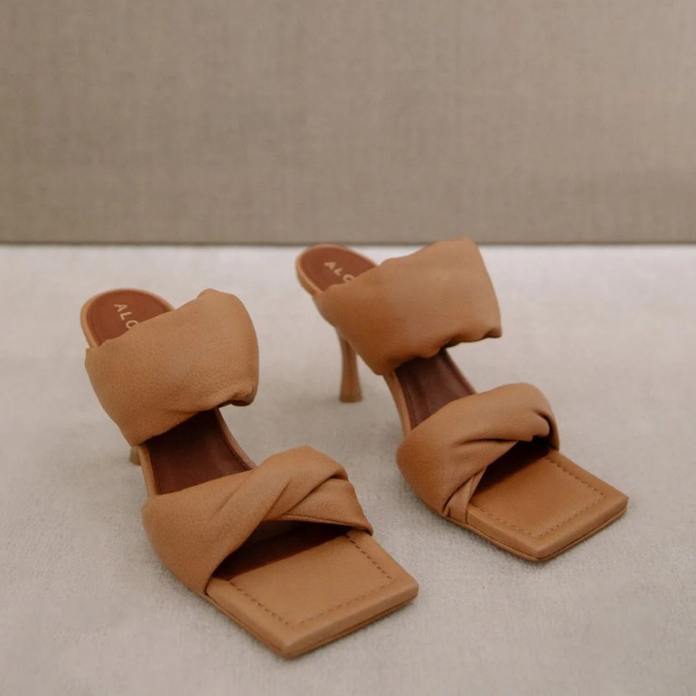 Alohas twist heels